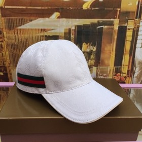 Классическая ткань Gucci подходит для любого времени года. Фотогр