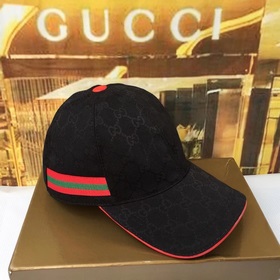 Классическая ткань Gucci подходит для любого времени года. Фотогр