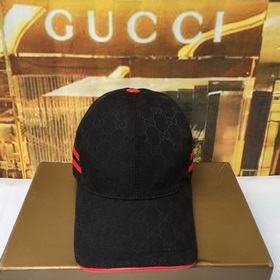 Классическая ткань Gucci подходит для любого времени года. Фотогр