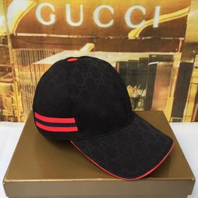 Классическая ткань Gucci подходит для любого времени года. Фотогр