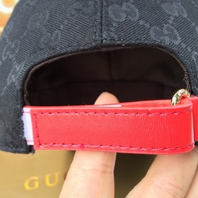 Классическая ткань Gucci подходит для любого времени года. Фотогр