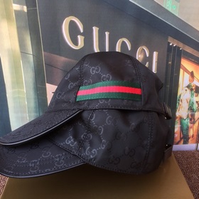 Классическая ткань Gucci подходит для любого времени года. Фотогр