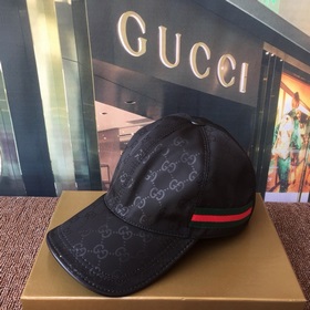 Классическая ткань Gucci подходит для любого времени года. Фотогр