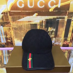 Классическая ткань Gucci подходит для любого времени года. Фотогр