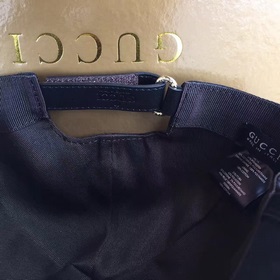 Классическая ткань Gucci подходит для любого времени года. Фотогр