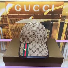 Классическая ткань Gucci подходит для любого времени года. Фотогр