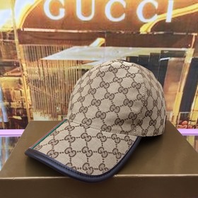 Классическая ткань Gucci подходит для любого времени года. Фотогр