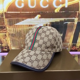 Классическая ткань Gucci подходит для любого времени года. Фотогр