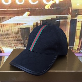 Классическая ткань Gucci подходит для любого времени года. Фотогр