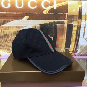 Классическая ткань Gucci подходит для любого времени года. Фотогр