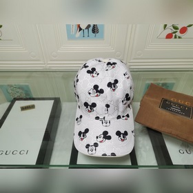 Классическая ткань Gucci подходит для любого времени года. Фотогр