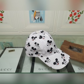 Классическая ткань Gucci подходит для любого времени года. Фотогр