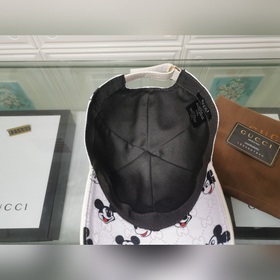 Классическая ткань Gucci подходит для любого времени года. Фотогр
