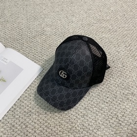 GUCCI GUCCI Гуччи бейсболка Наиболее популярная модель в последн