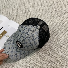 GUCCI GUCCI Гуччи бейсболка Наиболее популярная модель в последн