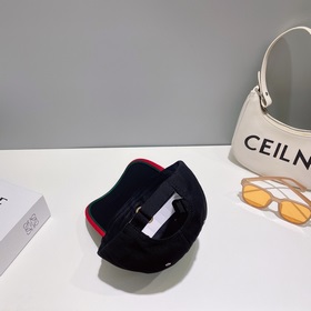 GUCCI с пылезащитным чехлом 【GUCCI Гуччи】 Новая модель бейсболки 
