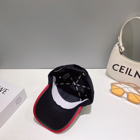 GUCCI с пылезащитным чехлом 【GUCCI Гуччи】 Новая модель бейсболки 