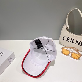 GUCCI с пылезащитным чехлом 【GUCCI Гуччи】 Новая модель бейсболки 