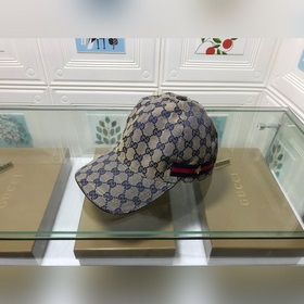 Самая классическая модель от Gucci, классическая ткань с узором,