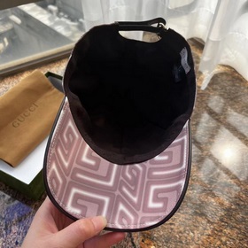 Новая бейсболка Gucci, с большим двойным логотипом G, изготовлена