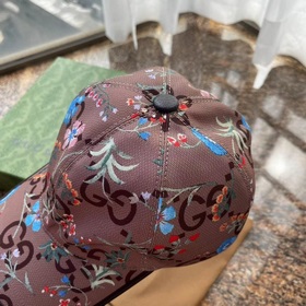 Новая бейсболка Gucci, с крупным двойным логотипом G, изготовлена