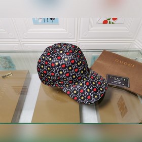 Новейшая модель на официальном сайте Gucci, 3D-печать при высокой