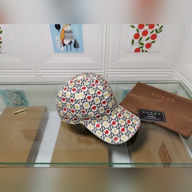Новейшая модель на официальном сайте Gucci, 3D-печать при высокой
