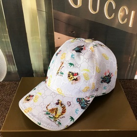 Новейшая модель от Gucci, с использованием техники жаккардового п