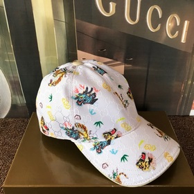 Новейшая модель от Gucci, с использованием техники жаккардового п