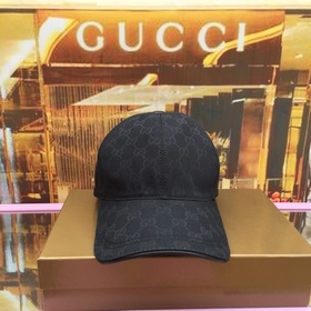 Классическая ткань Gucci подходит для любого времени года. Фотогр