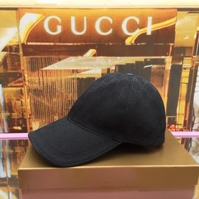 Классическая ткань Gucci подходит для любого времени года. Фотогр