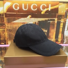 Классическая ткань Gucci подходит для любого времени года. Фотогр