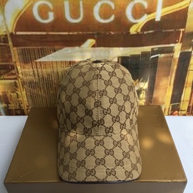 Классическая ткань Gucci подходит для любого времени года. Фотогр