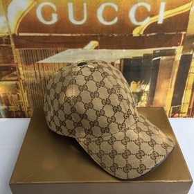 Классическая ткань Gucci подходит для любого времени года. Фотогр