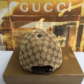 Классическая ткань Gucci подходит для любого времени года. Фотогр