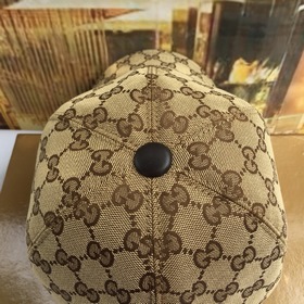 Классическая ткань Gucci подходит для любого времени года. Фотогр