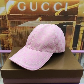 Классическая ткань Gucci подходит для любого времени года. Фотогр