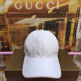 Классическая ткань Gucci подходит для любого времени года. Фотогр