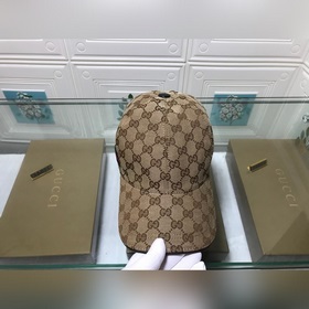 Классическая ткань Gucci в сочетании с вышитыми тесьмой, качество