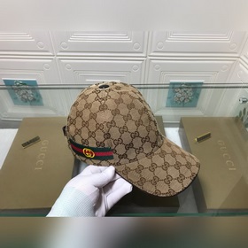 Классическая ткань Gucci в сочетании с вышитыми тесьмой, качество
