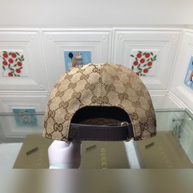Классическая ткань Gucci в сочетании с вышитыми тесьмой, качество