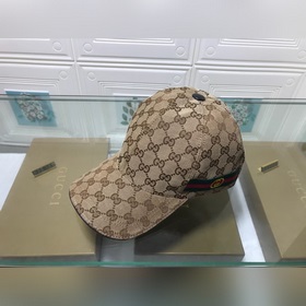 Классическая ткань Gucci в сочетании с вышитыми тесьмой, качество