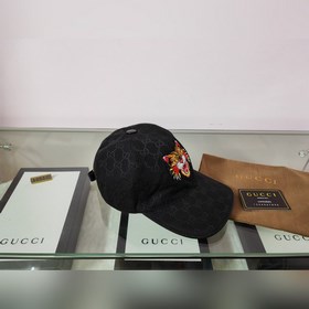 Классическая ткань Gucci подходит для любого времени года. Фотогр