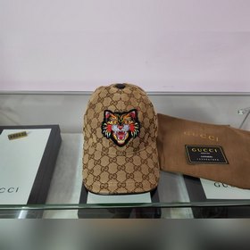 Классическая ткань Gucci подходит для любого времени года. Фотогр