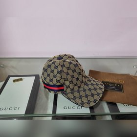 Классическая ткань Gucci подходит для любого времени года. Фотогр
