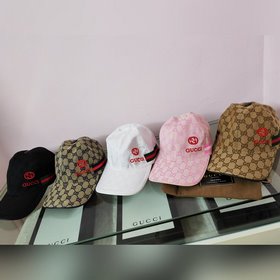 Классическая ткань Gucci подходит для любого времени года. Фотогр