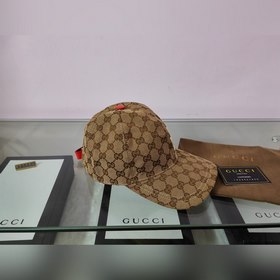 Классическая ткань Gucci подходит для любого времени года. Фотогр