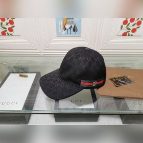 Классическая ткань Gucci подходит для любого времени года. Фотогр