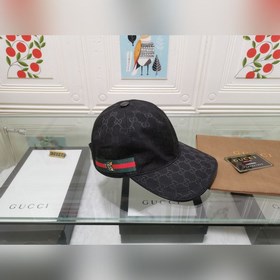 Классическая ткань Gucci подходит для любого времени года. Фотогр