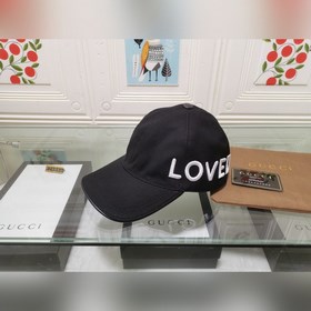 Классическая ткань Gucci подходит для любого времени года. Фотогр